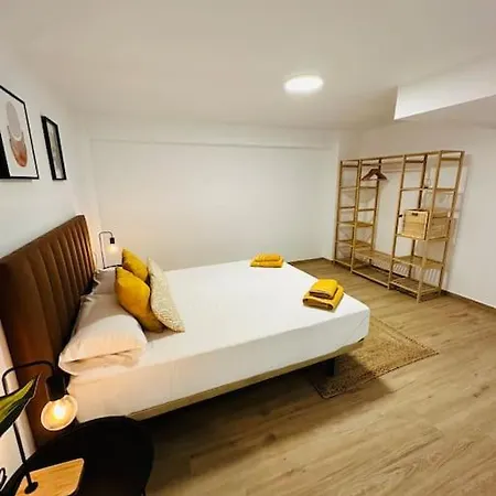 Apartman Modern Duplex With Ac, 4 Pax Alicante